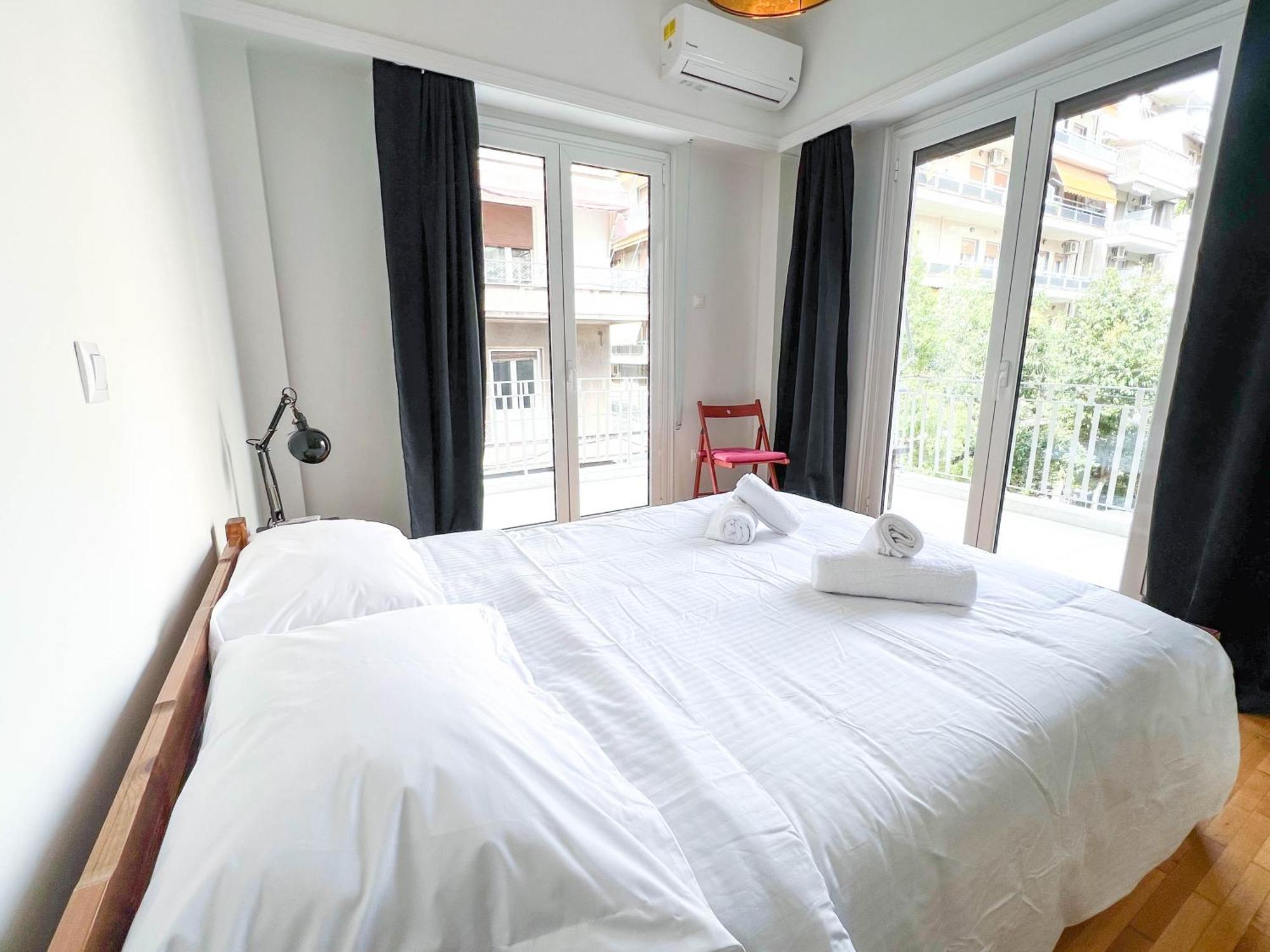 Family Two Bedroom Apartment Benaki Atenas Exterior foto