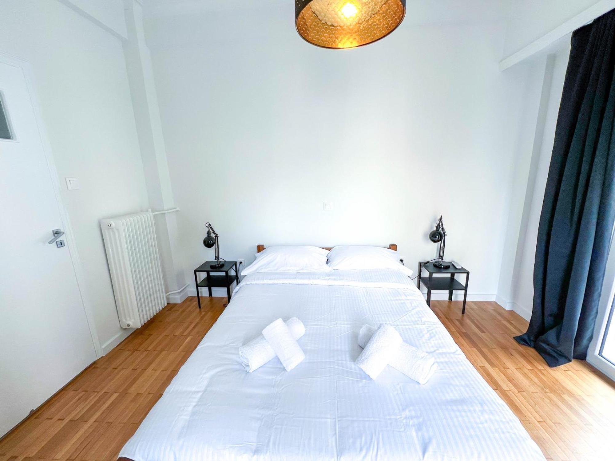 Family Two Bedroom Apartment Benaki Atenas Exterior foto