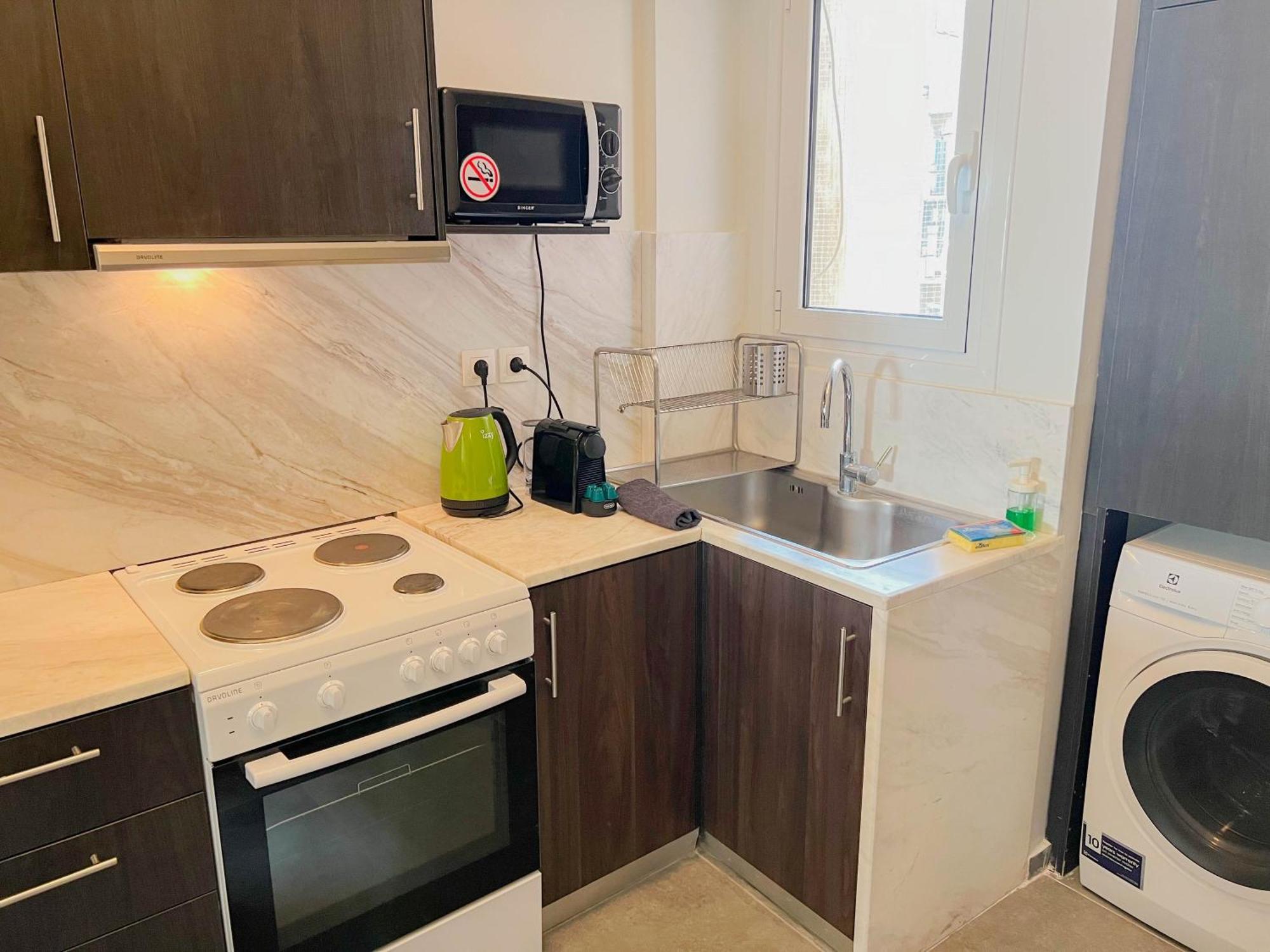 Family Two Bedroom Apartment Benaki Atenas Exterior foto